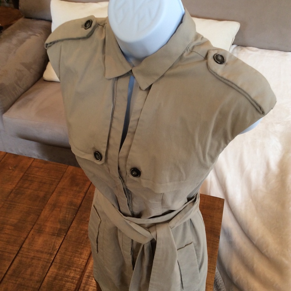 Zara sleeveless buttoned dress - Picture 4 of 8